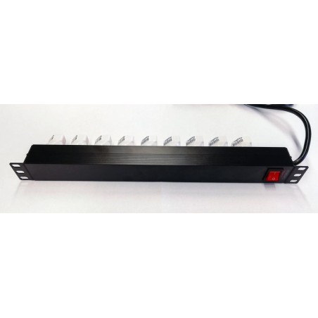 Multiprises rackable 19 1U 9 prises avec adaptateurs CH